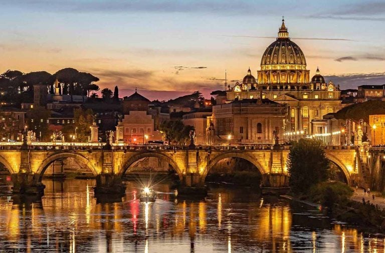 A Vatican tour at night with your private guide and with less crowds in the evening.