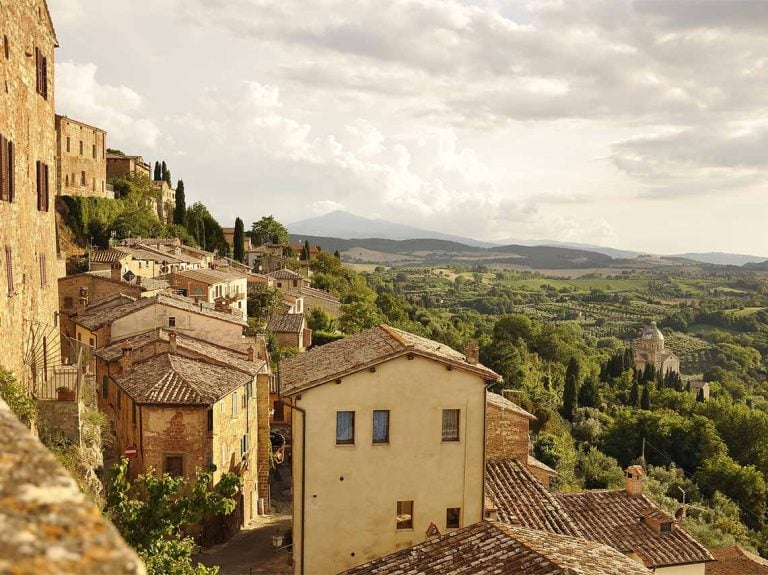 tour guide of italy