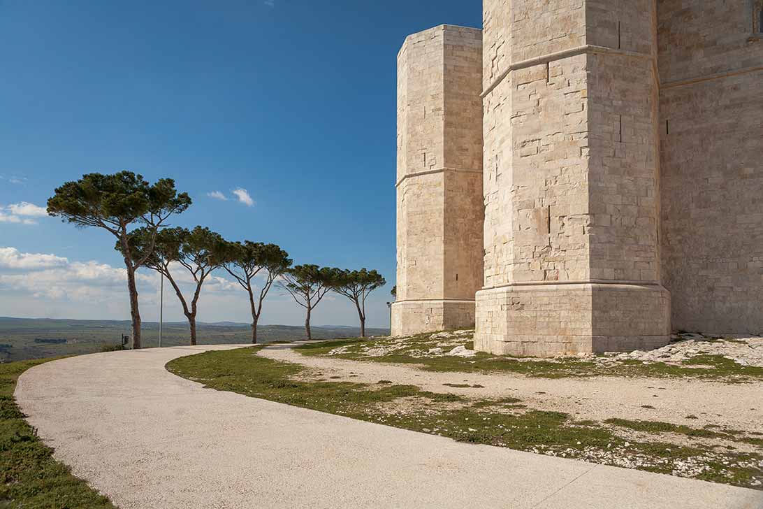 Castel del Monte guided tour experience.