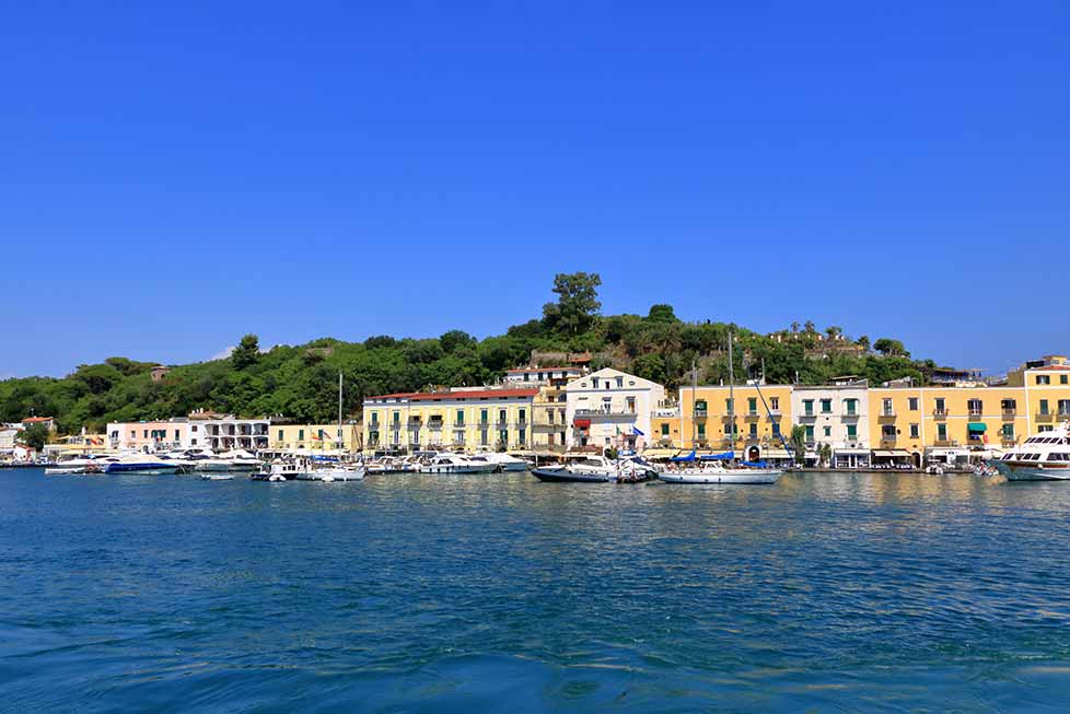 Boat cruise on Ischia Tour.