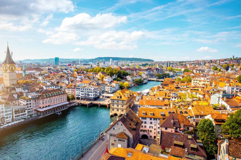 Zurich tourists on a day tour.